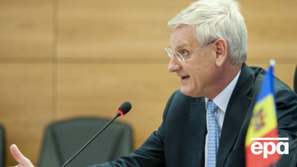 Бильдт призвал страны мира не мириться с аннексией Крыма