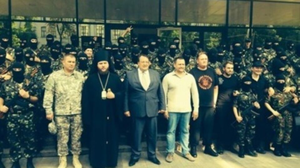 Возле Днепропетровской ОГА принял присягу батальон "Шахтерск"