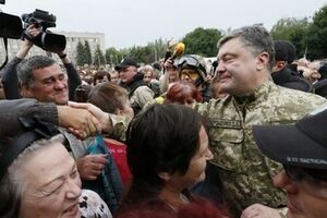 Порошенко: Власть сделает все возможное для восстановления нормальной жизни