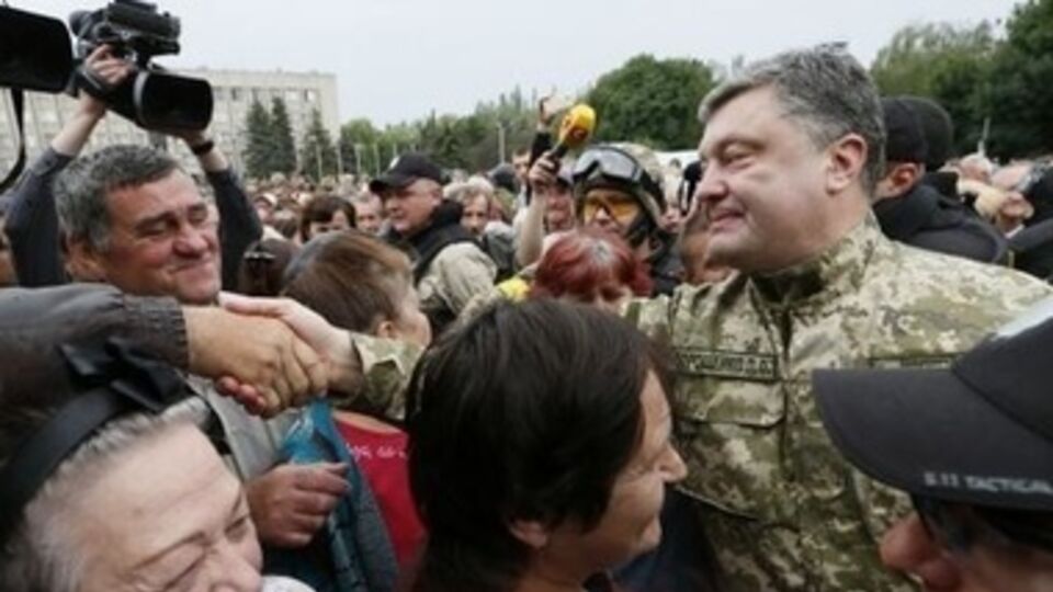 Порошенко: Власть сделает все возможное для восстановления нормальной жизни