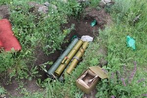 Тайник террористов под Славянском, обнаруженный украинскими воеными