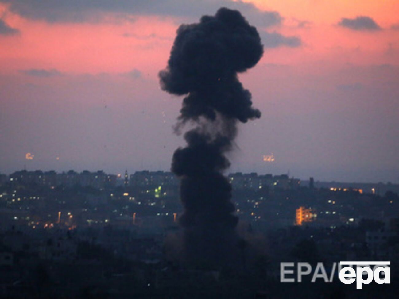 Израиль обстреливат объекты террористов в Газе