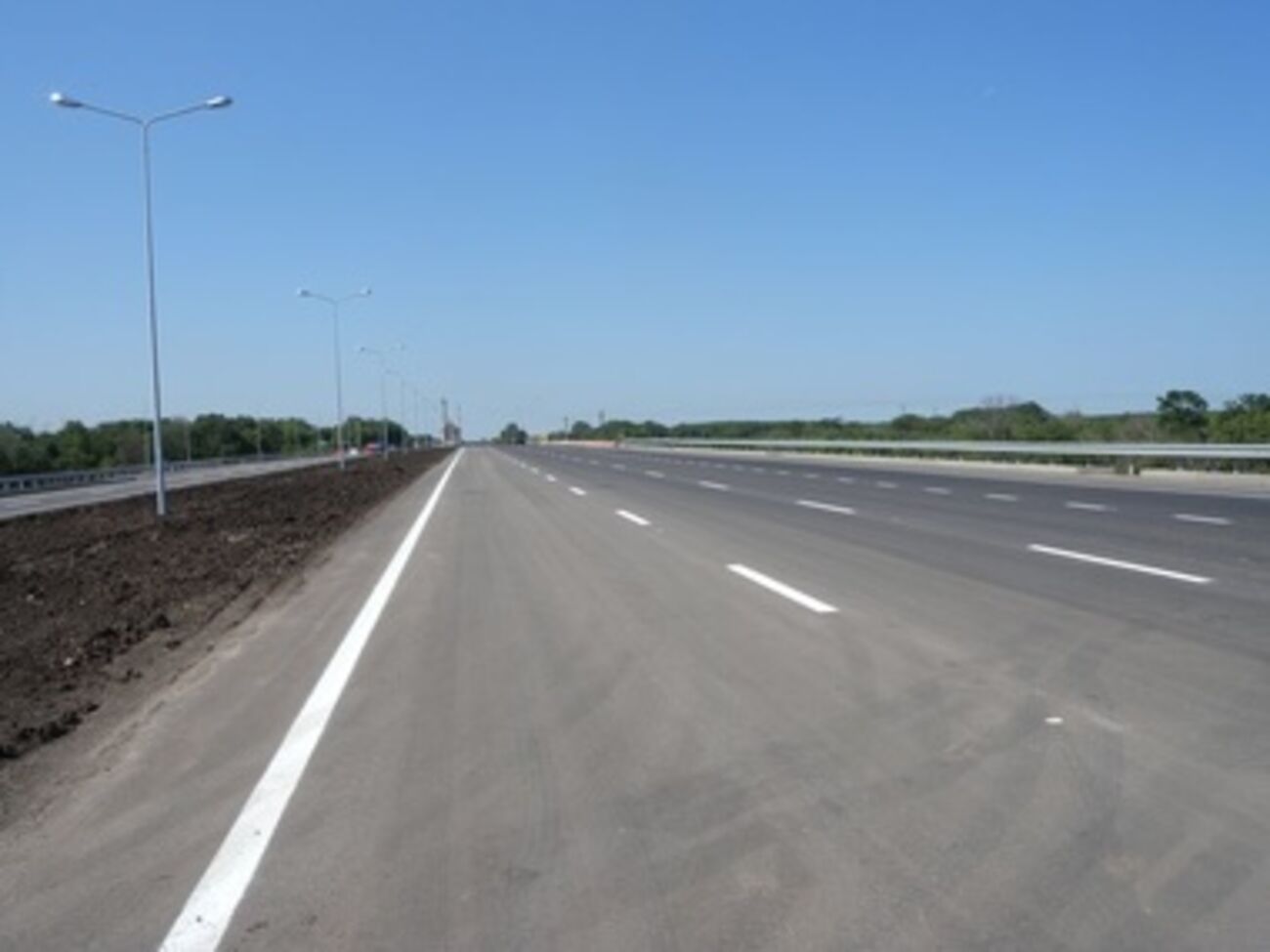 Неизвестные взорвали участок трассы