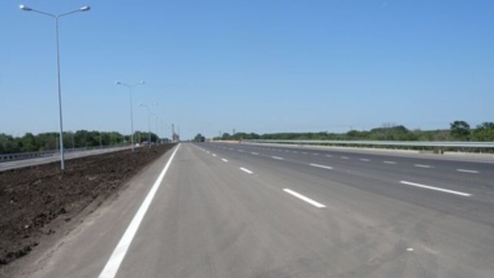 Неизвестные взорвали участок трассы