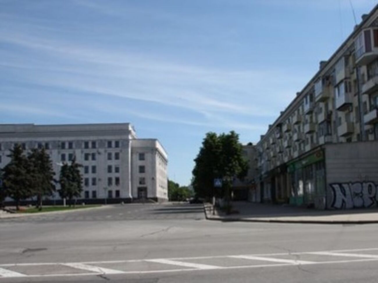 Жителей просят не выходить на улицы города