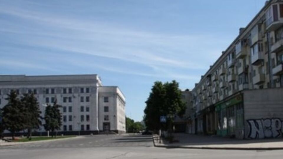 Жителей просят не выходить на улицы города