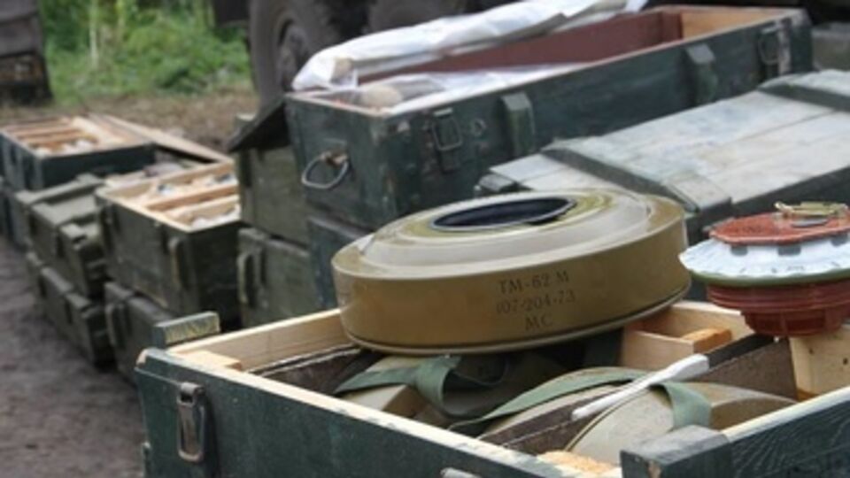 Украинские силовики захватили арсенал боевиков