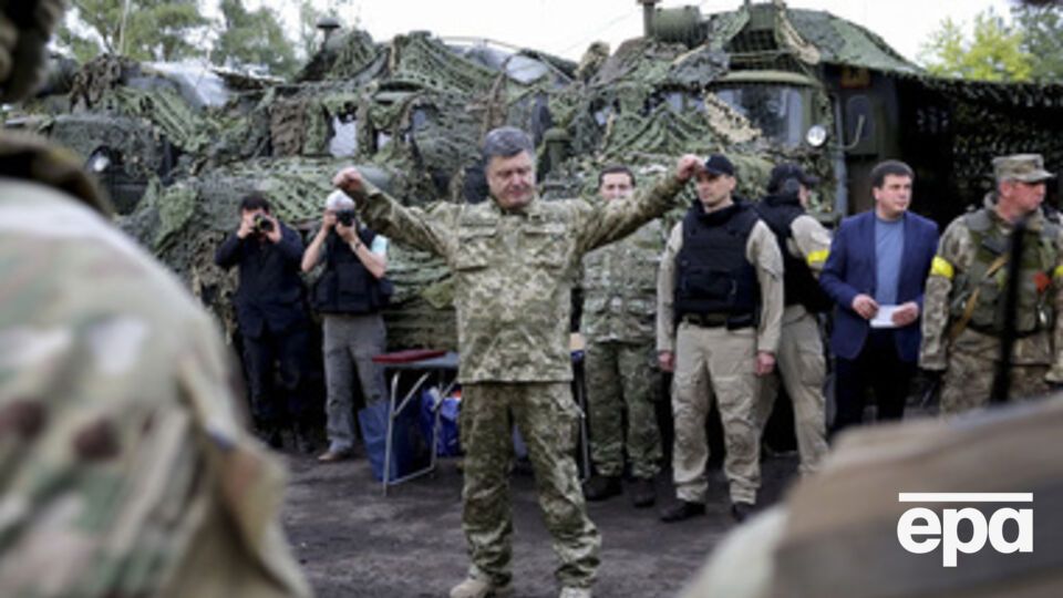 Порошенко потребовал разобраться с делом Савченко