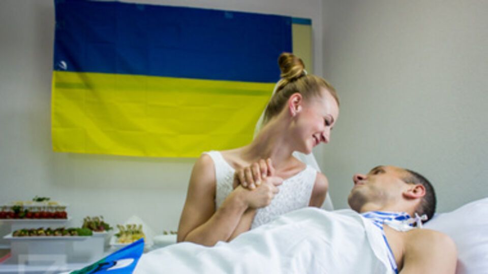 Руслан и Елена познакомились на тренировке по прыжкам с парашутом