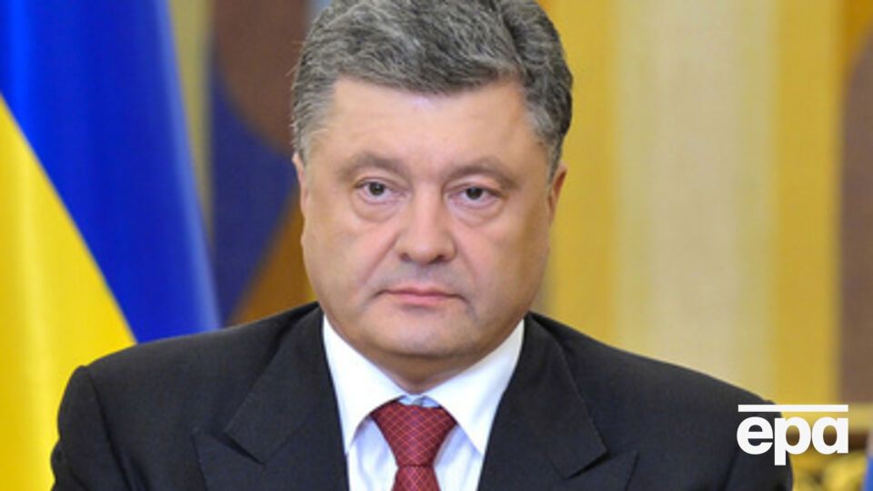 Порошенко: Советская модель общества крепко держит нас и не отпускает