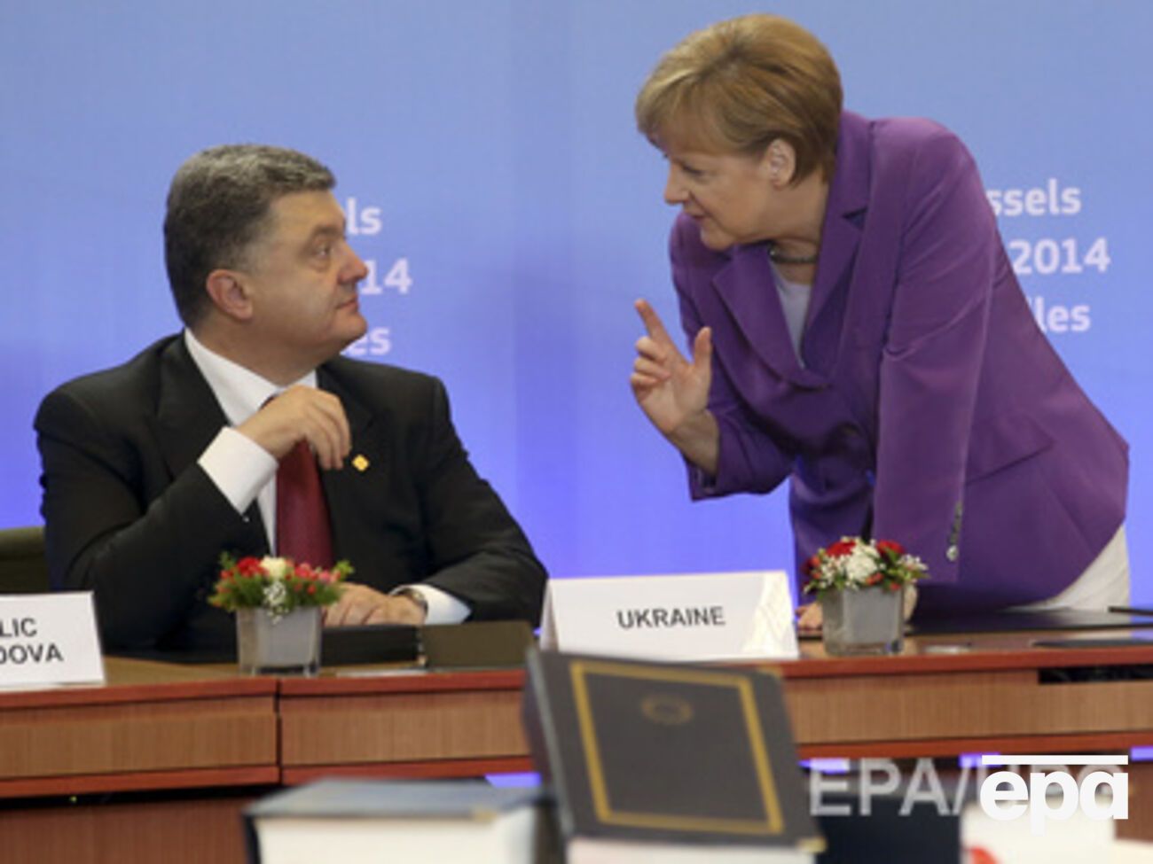 Порошенко, Меркель и Олланд обсудили кризис на Донбассе