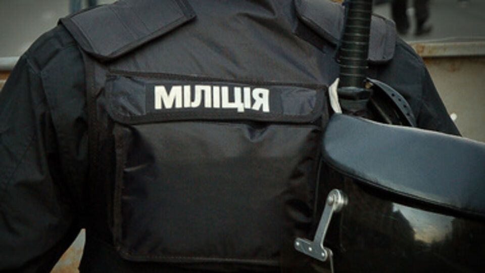 Милиции могут разрешить применять силу, спецсредства и оружие в зоне АТО без предупреждения