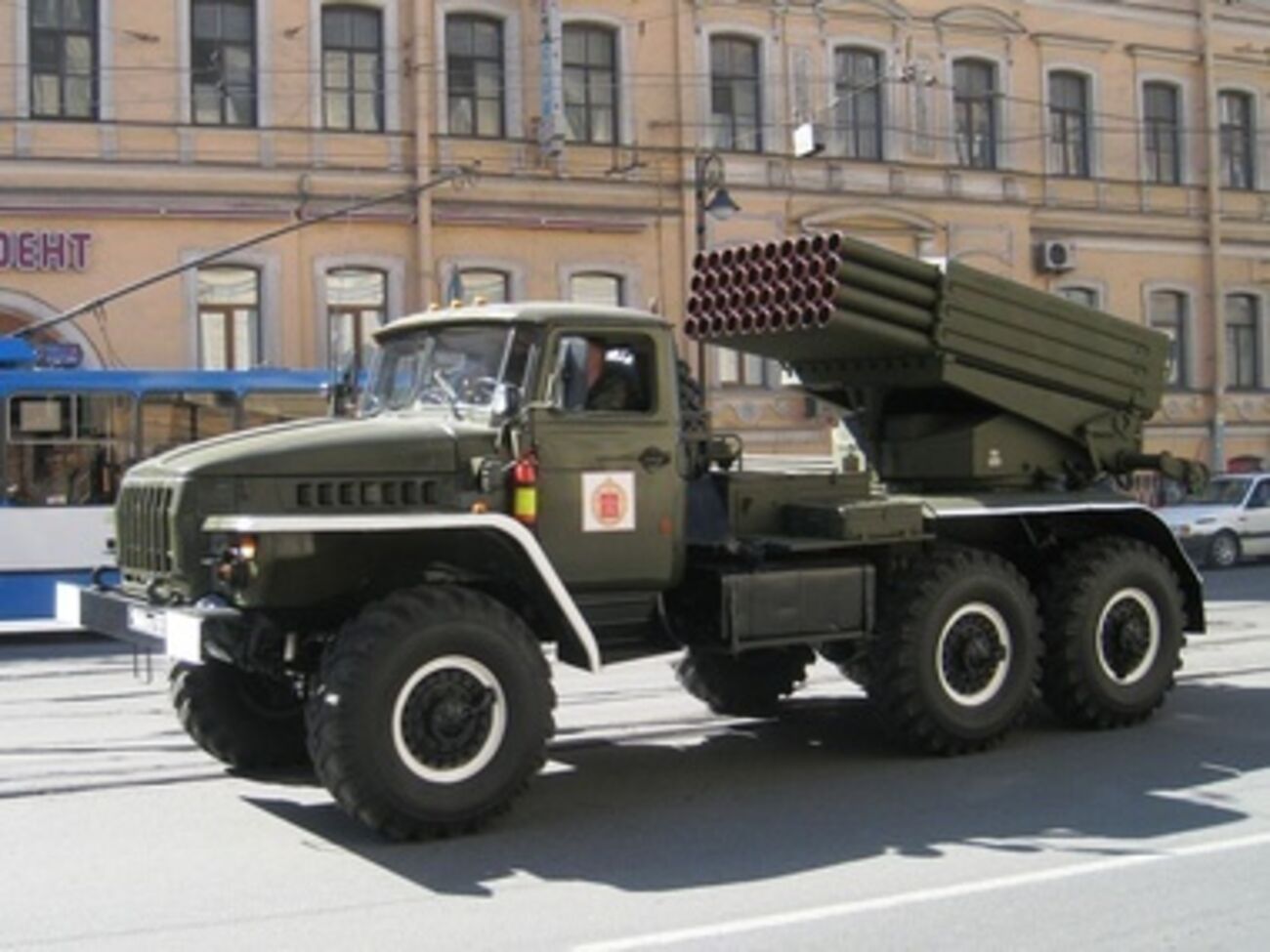 СНБО утверждает, что Россия фактически ежедневно обстреливает Украину из "Градов"