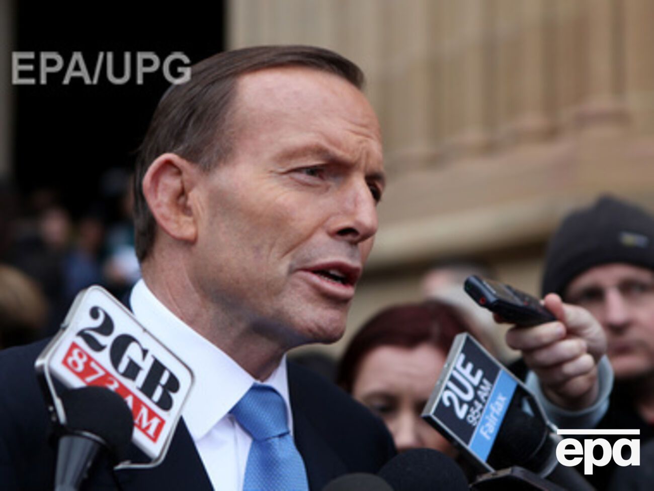 Тони Эбботт заявил, что на месте крушения малайзийского самолета найдены новые останки