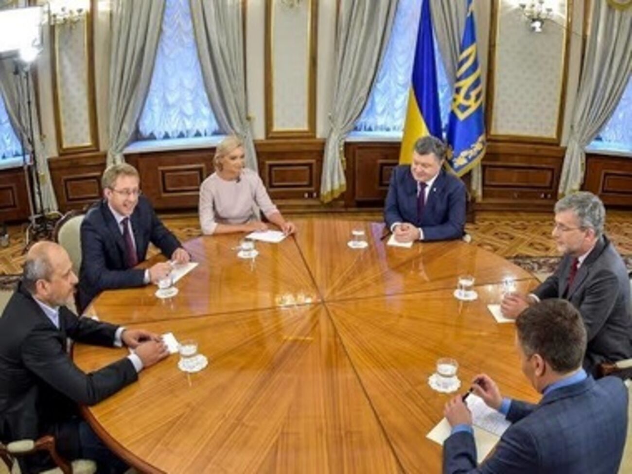 Президент встретился с журналистами ведущих украинских телеканалов