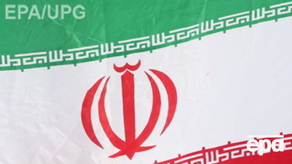 Иранский самолет потерпел крушение в воскресенье в 9.18 по местному времени