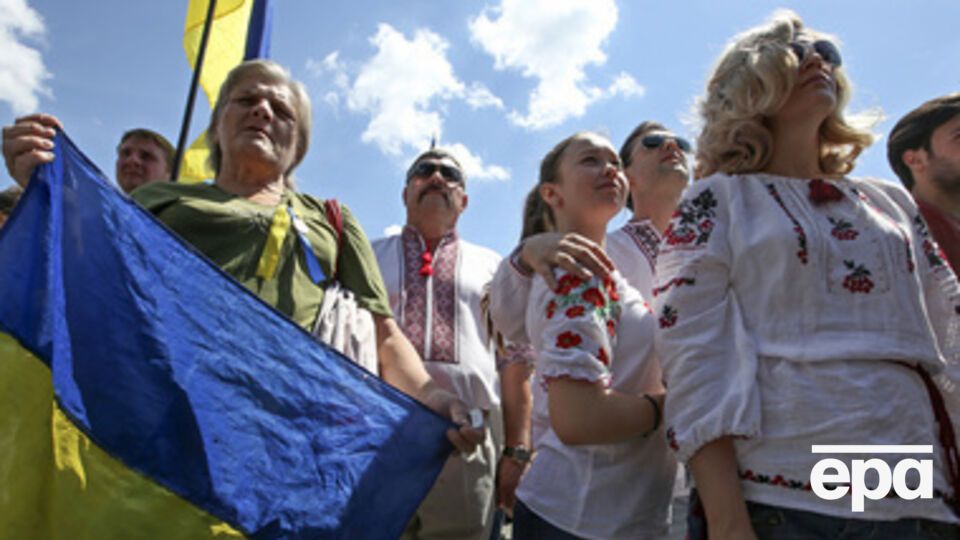 Традиция воскресного вече на Майдане остается в силе и после убранных баррикад