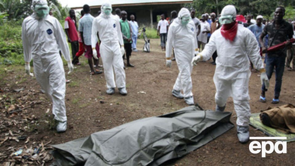 Число погибших от вируса Эбола приближается к тысяче человек