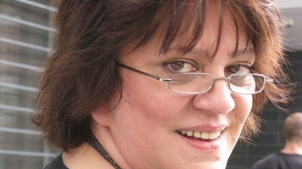 Наша-то капусточка хрустящая с постным кубанским (но не украинским) маслицем уж как хороша, иронизирует Толстая