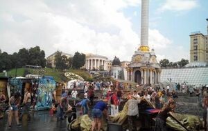 В центре столицы продолжается субботник