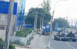 От удара троллейбус выехал на тротуар