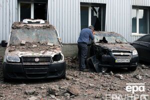 Автомобили в Донецке тоже становятся жертвами обстрелов