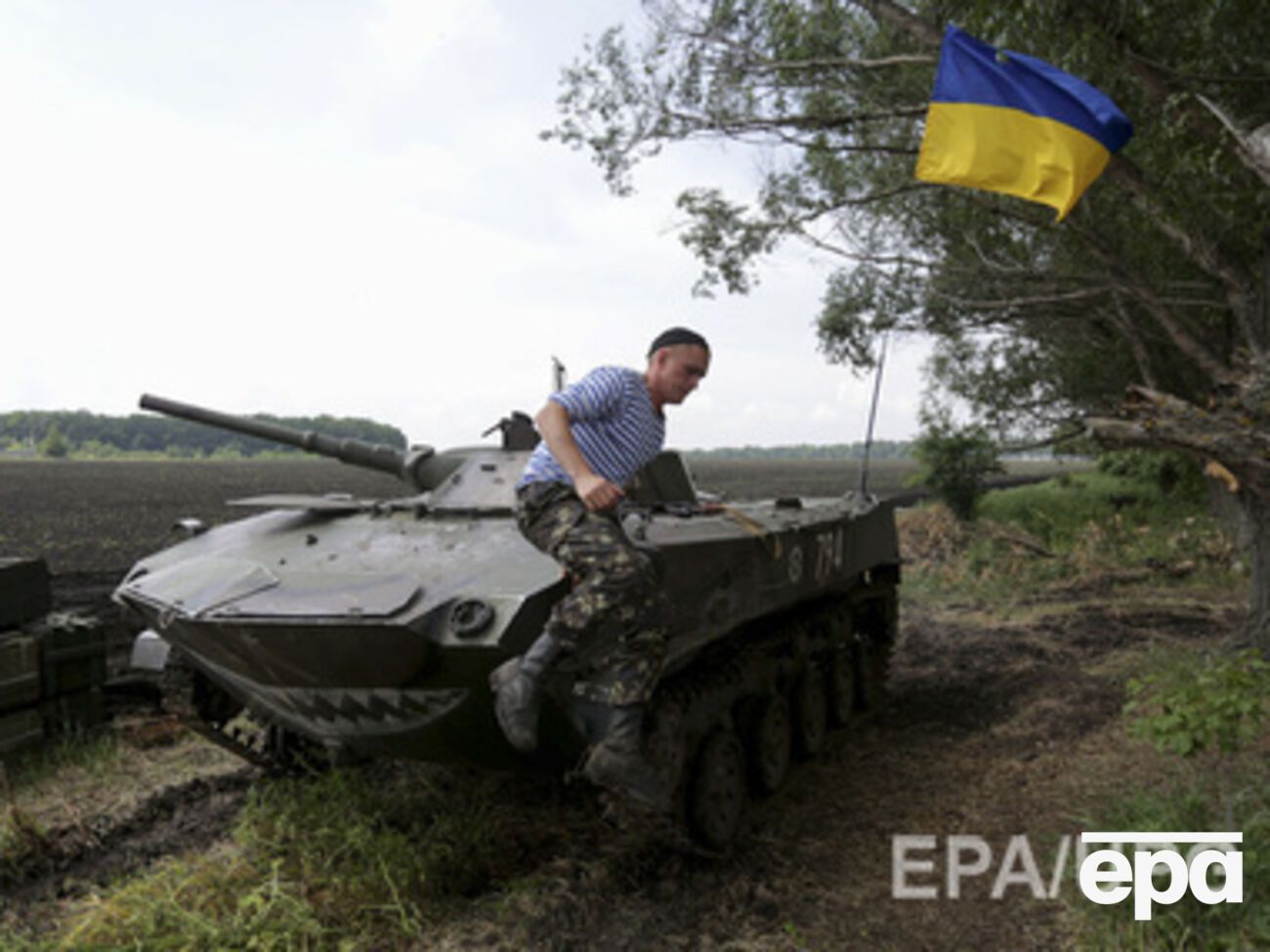 Силы АТО зачищают от боевиков Красный Яр