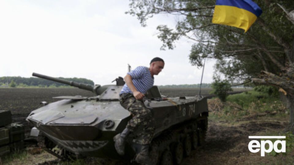 Силы АТО зачищают от боевиков Красный Яр