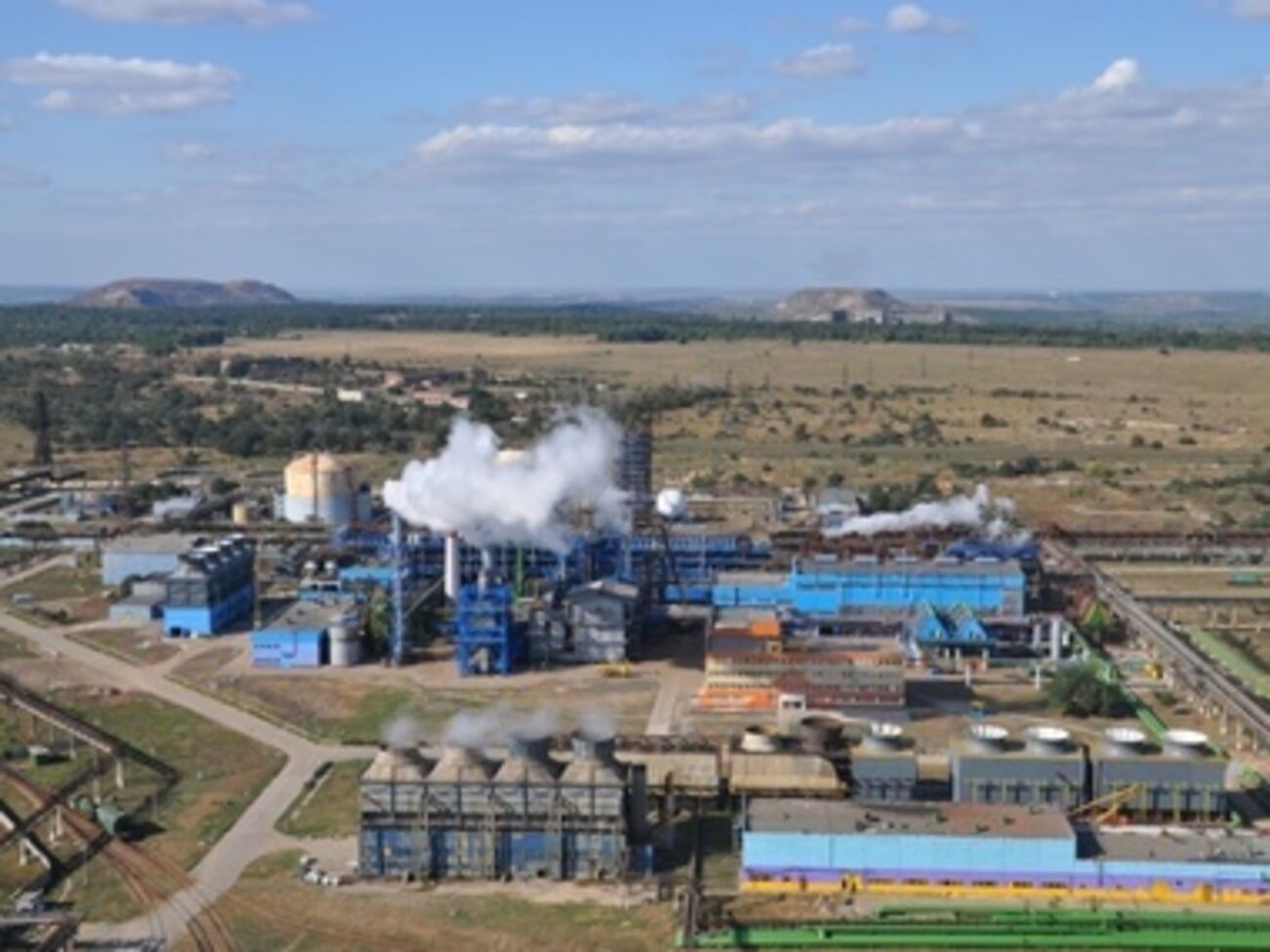 Попадание снаряда в завод может повлечь экологическую катастрофу