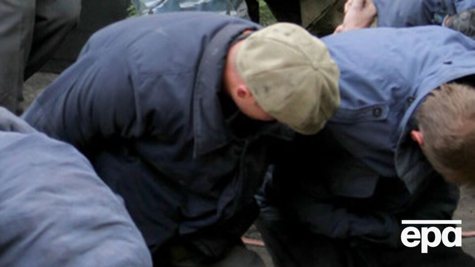 Заключенные добровольно возвращаются в тюрьму