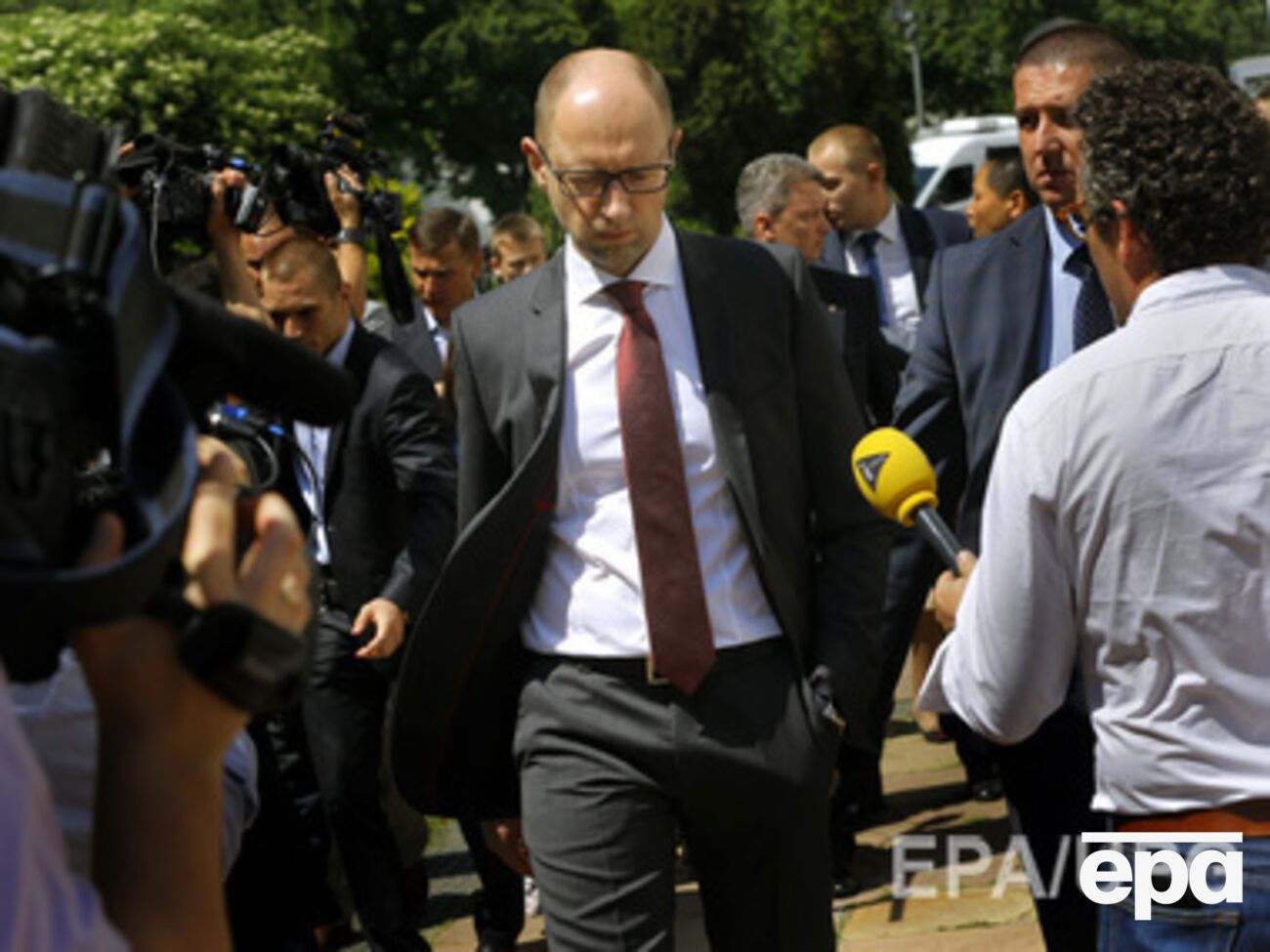 Яценюк посетил Центральный военный госпиталь Минобороны