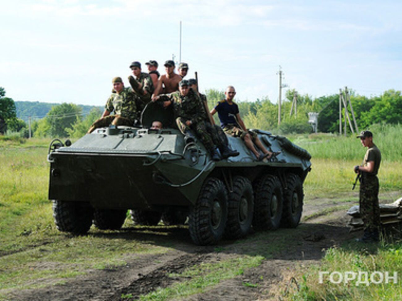 Яценюк: На сегодняшний день в АТО участвуют около 50 тыс. человек