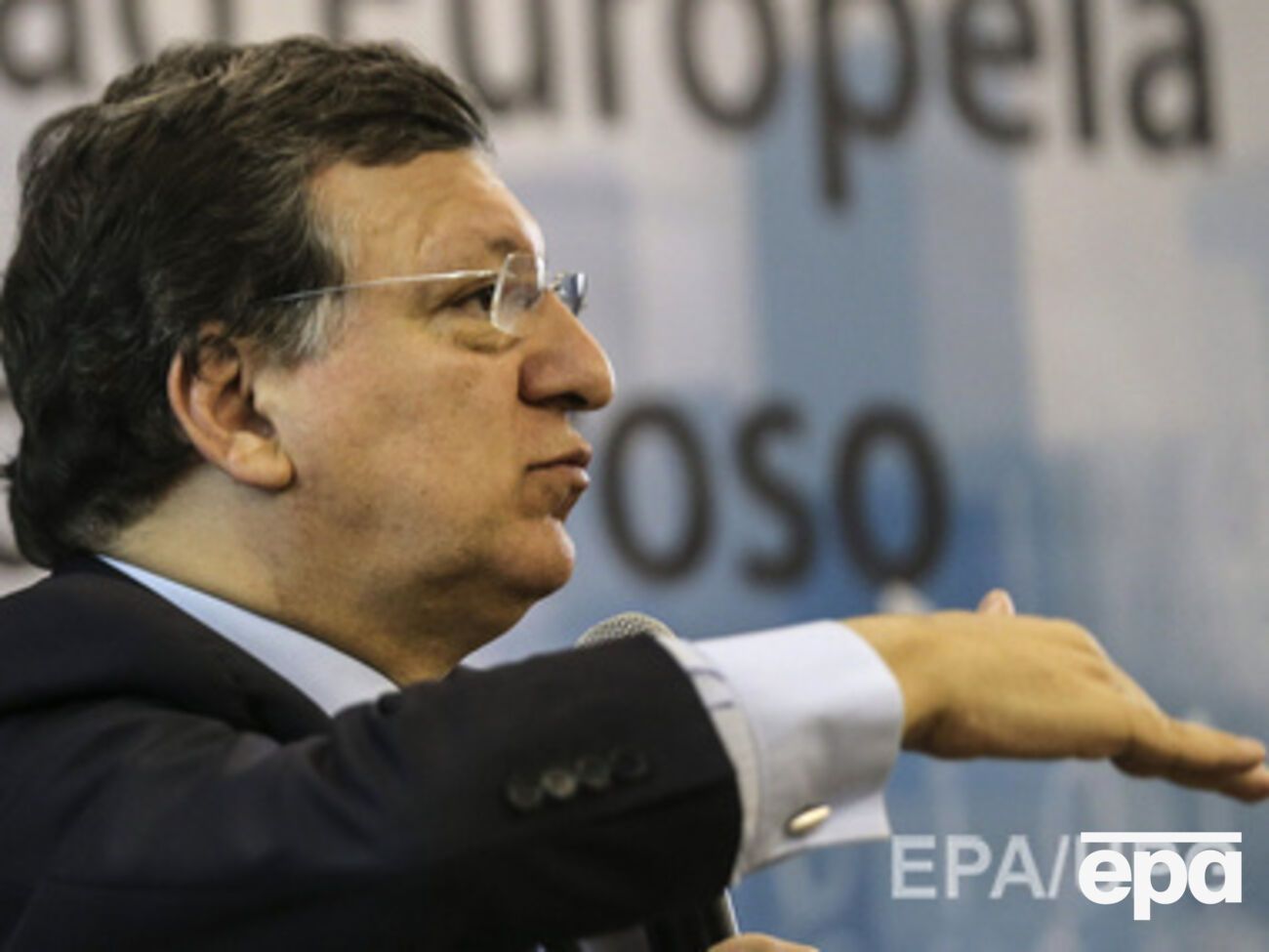 Жозе Мануэль Баррозу выразил обеспокоенность по поводу сбора российских войск вблизи границы с Украиной