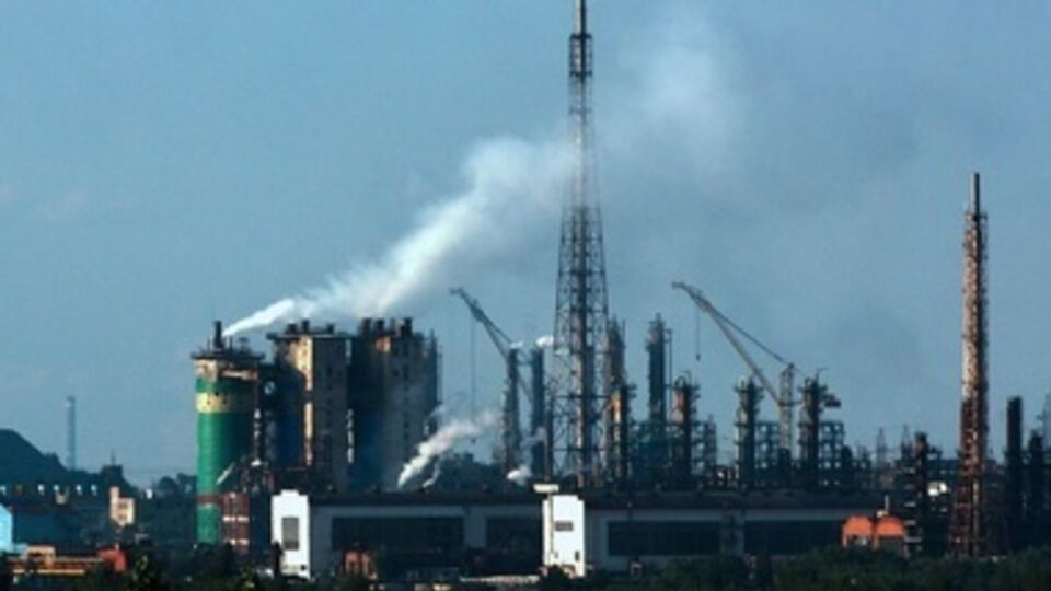 Россия обеспокоена возможной утечкой ядовитых веществ на заводе "Стирол" в Горловке