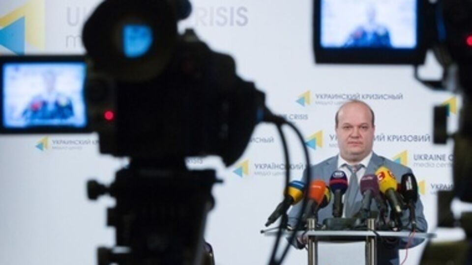 Валерий Чалый заявил, что из-за "гуманитарного конвоя" ему оборвали телефон