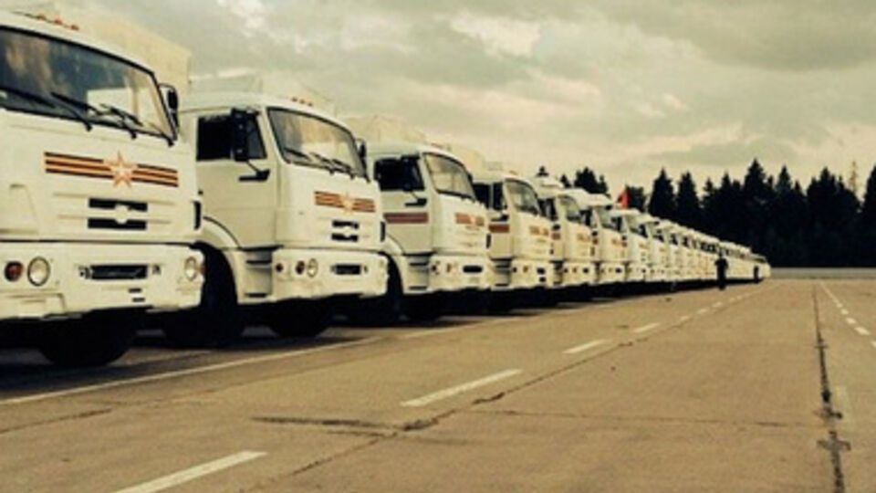 Военные грузовики перекрашивают в белый цвет, сообщают пользователи интернета