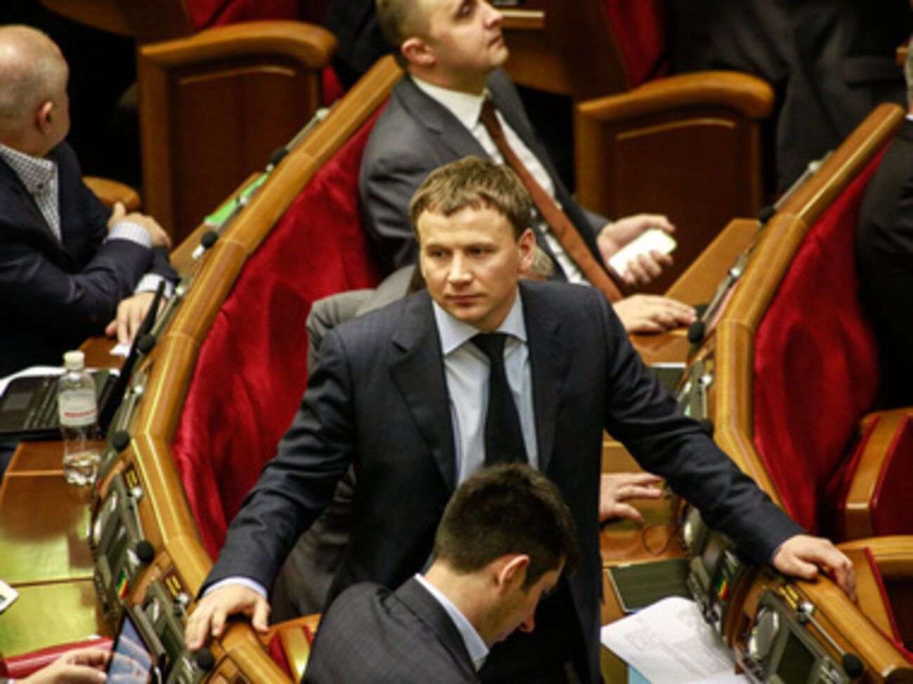 По поводу законопроектов выступают нардепы