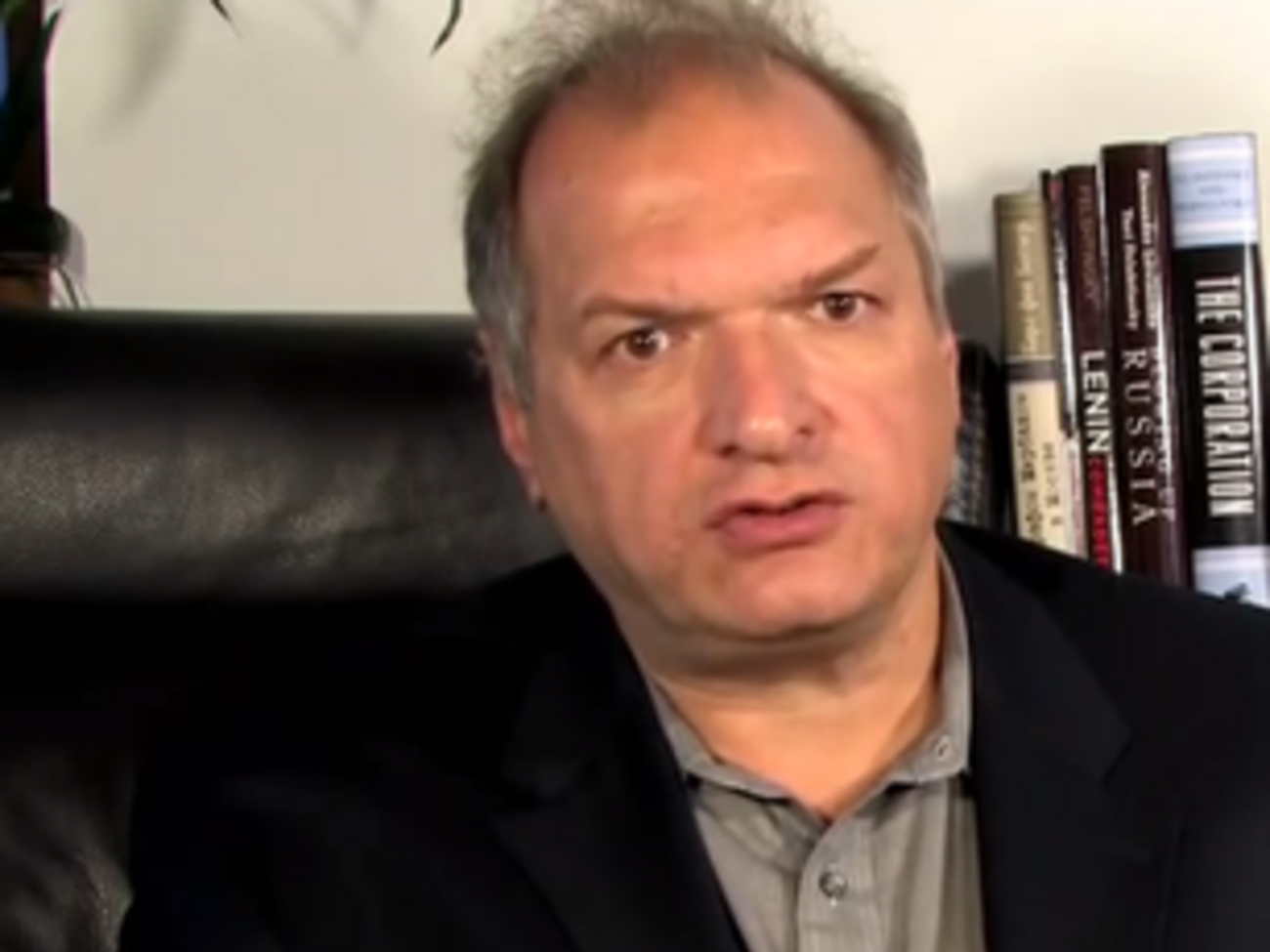 Фельштинский: Русские опять подошли к краю пропасти, их снова пошлют на войну обезумевшие правители