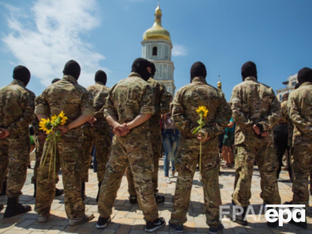 Добровольцы смогут стать контрактниками