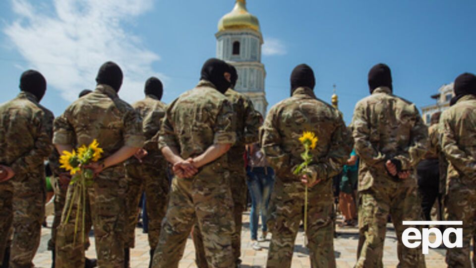 Добровольцы смогут стать контрактниками