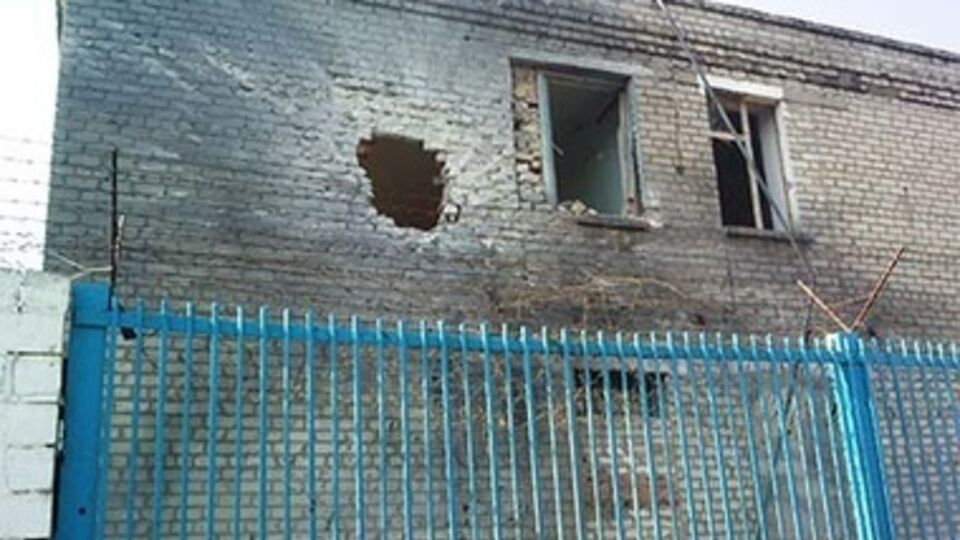 Снаряд попал в жилую зону исправительной колонии строгого режима №124 в Донецке вечером 10 августа
