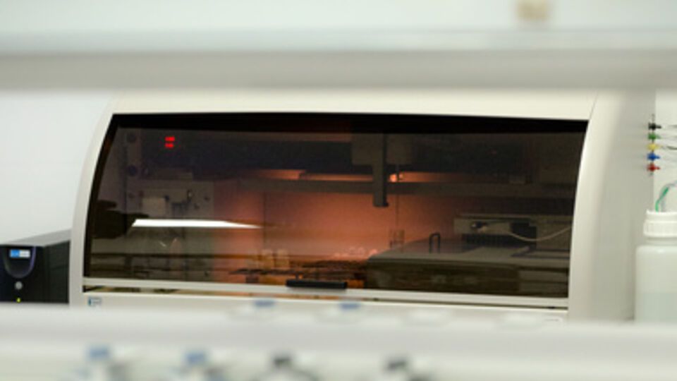 В ближайшее время такой же анализатор будет передан в Харьковский военный госпиталь