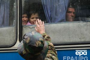 Люди покидают оккупированный Луганск