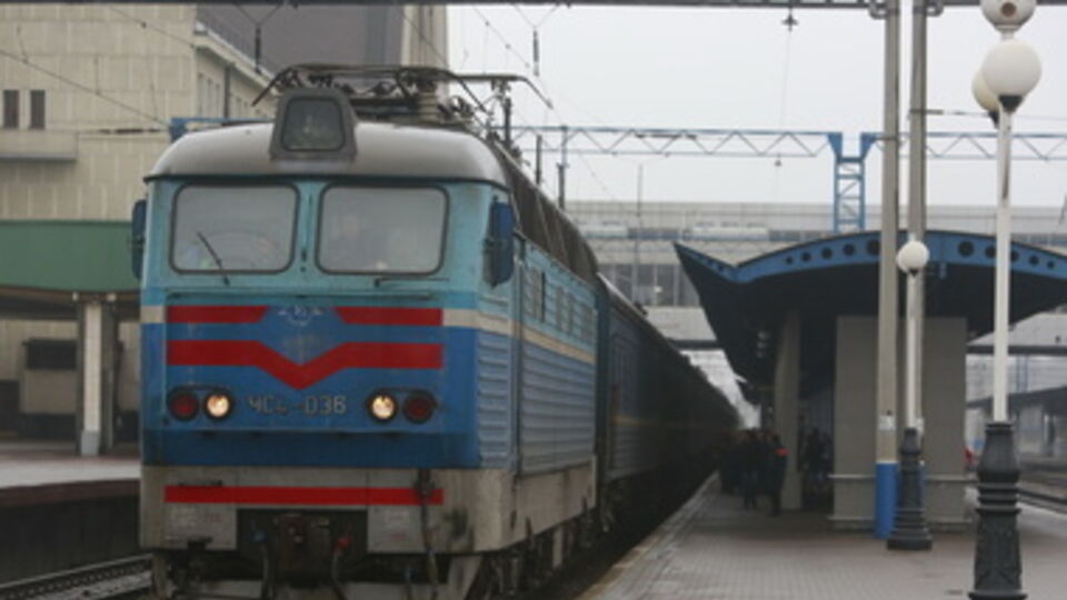 Из здания вокзала эвакуируют пассажиров и сотрудников