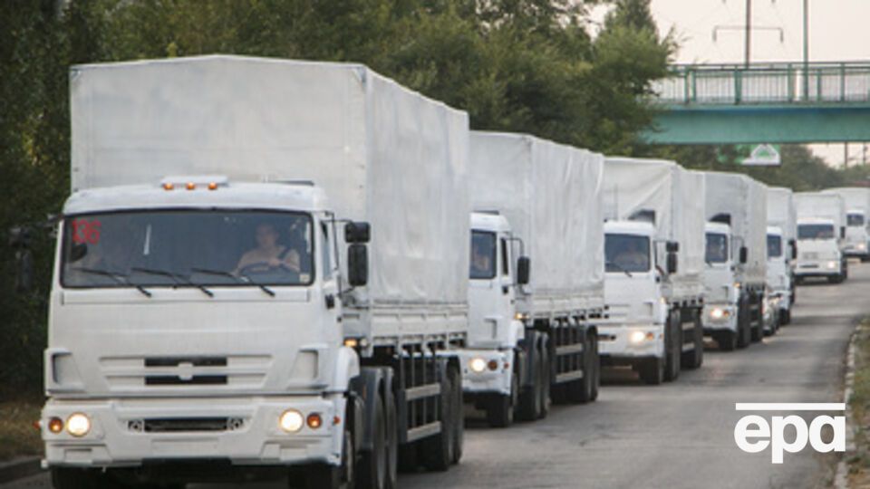 Во вторник утром автоколонна из 280 грузовиков с гуманитарной помощью выдвинулась из подмосковного Наро-Фоминска в направлении востока Украины