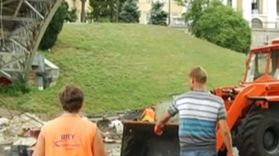 Движение для транспорта по улице Институтской открывать не будут