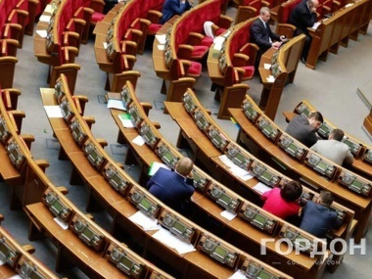 Рада не разрешила заочно осудить Януковича и его соратников