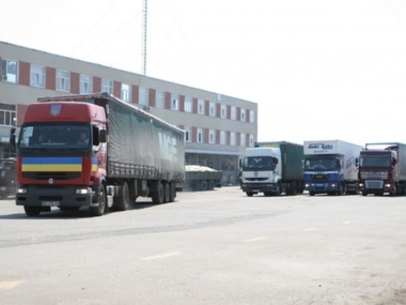 18 автомобилей с гуманитаркой сформировала Харьковская область