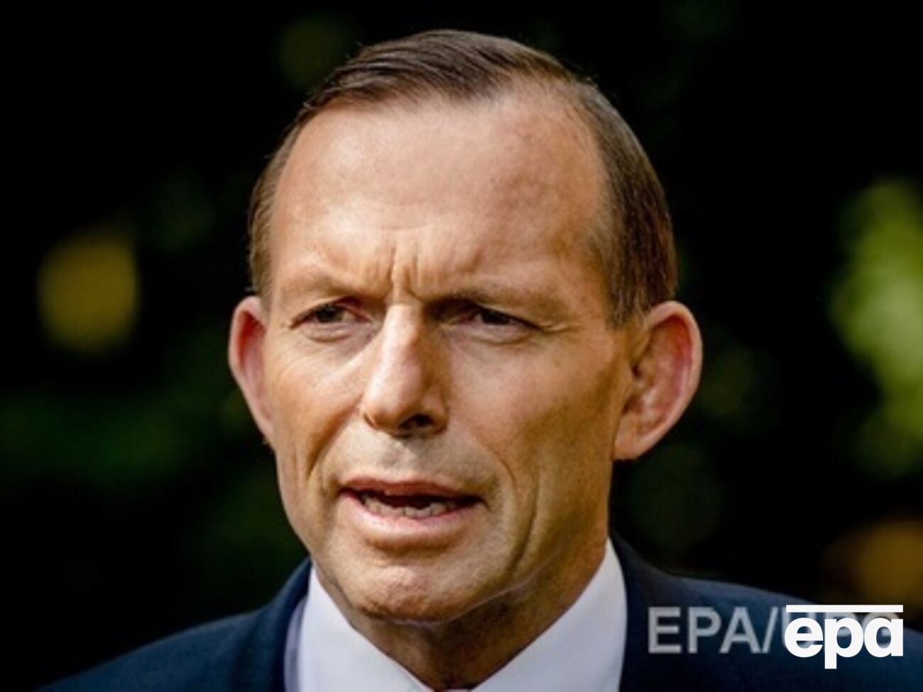 Эбботт пригласил Порошенко в Австралию