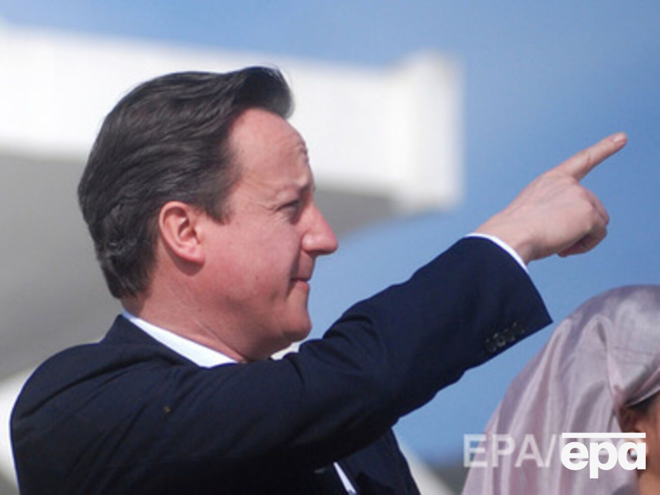 Кэмерон поддержал политику украинских властей